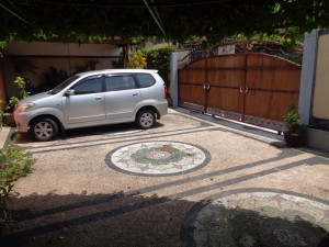 Ample parking space for 2 cars